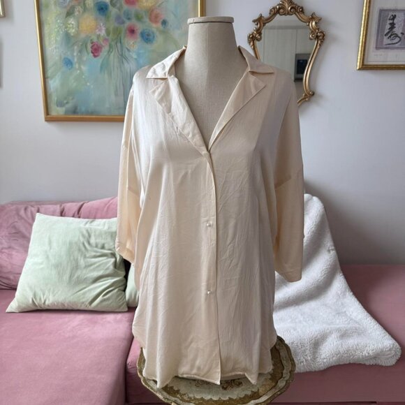 Victoria’s Secret Cream Silk Top - Picture 4 of 7